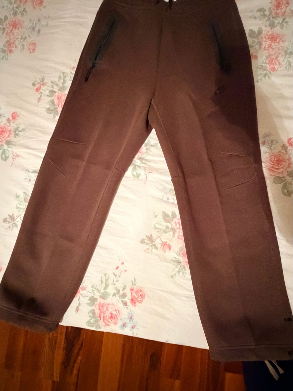 Nike Tech Men's Brown Performance Joggers with Zipper Pockets